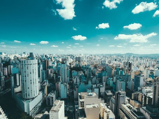 ECONOMIA HÍDRICA EMPRESARIAL: COMO ECONOMIZAR ÁGUA E FORTALECER O NEGÓCIO