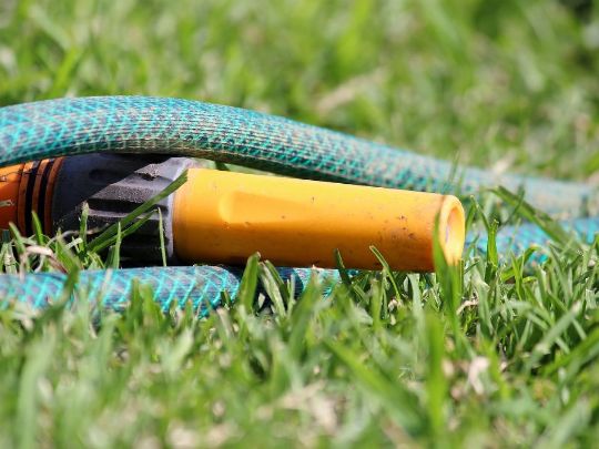 ECONOMIA DE ÁGUA: DICAS EFICIENTES PARA ECONOMIZAR ÁGUA E DINHEIRO