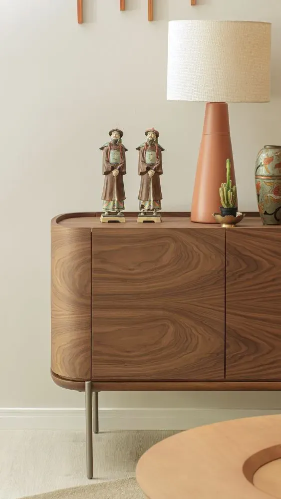 Buffets, Bares & Homes