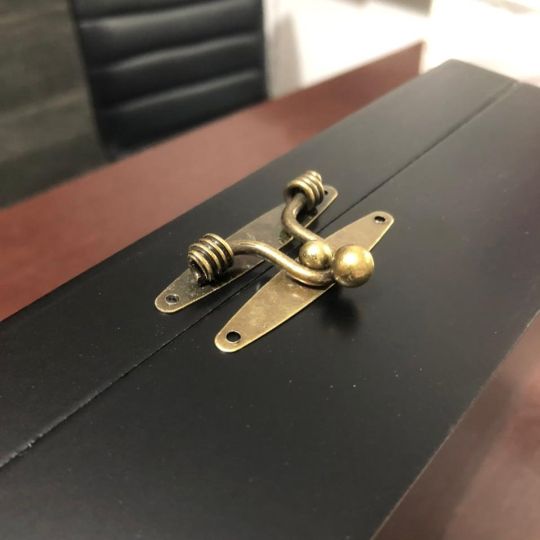 caixa mdf cor específica bandeja para escritório laqueada cor pantone roxa nubank