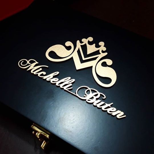 CAIXA MDF FLOCADA COM LOGO MICHELLI BUTEN PRETO