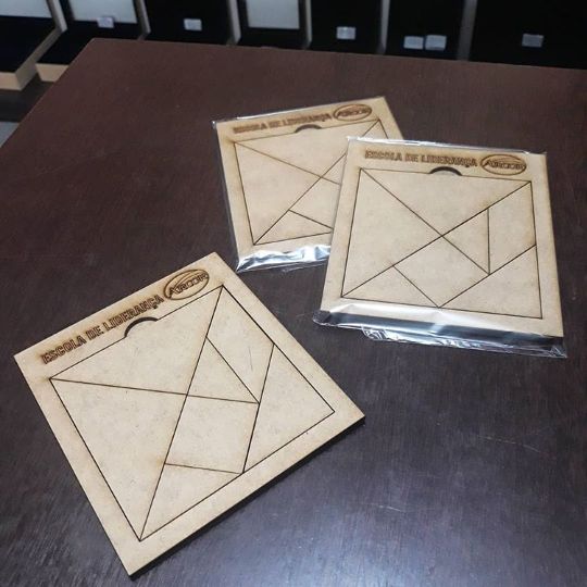 TANGRAM MDF PERSONALIZADO ARCOR EMBALADO