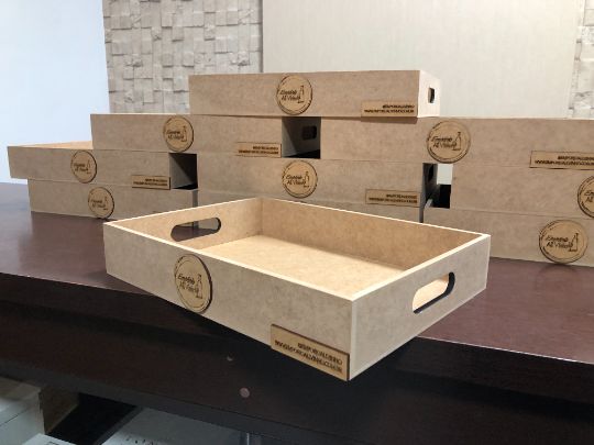 bandeja no CRU para cesta de café da manhã