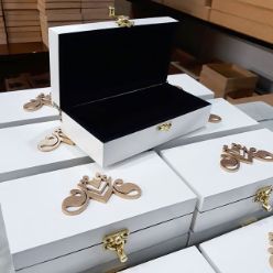 CAIXA MDF FLOCADA COM LOGO MICHELLI BUTEN