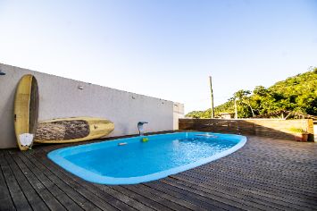 piscina aquecida na praia do rosa - sc - guest house - hostel na praia do rosa