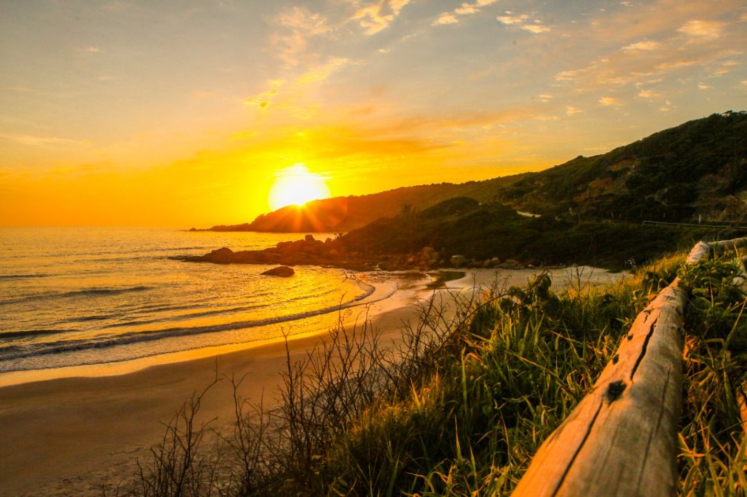 nascer do sol na praia do rosa - sc