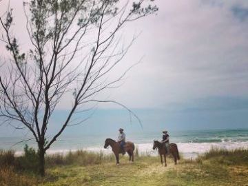 Cavalgada na Praia do Rosa