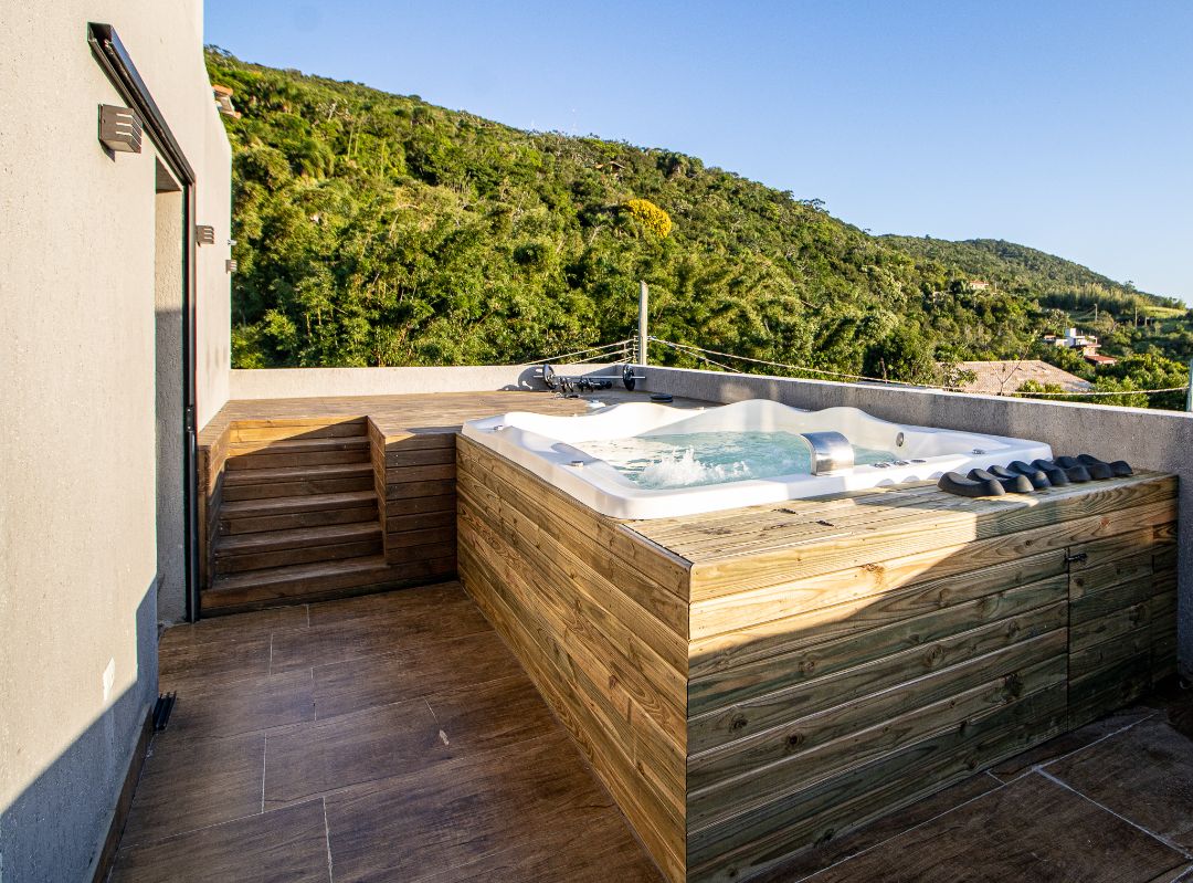 banheira de hidromassagem jacuzzi na praia do rosa - sc guest house para casais
