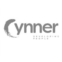 Logotipo Ynner Developing People em tons de cinza com pincelada estilizada, 500x500 