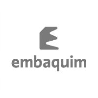 Logotipo da Embaquim em tons de cinza com símbolo estilizado e fundo branco, tamanho 500x500. 