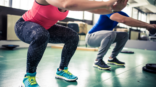 Conheça quatro benefícios que o agachamento proporciona a sua saúde