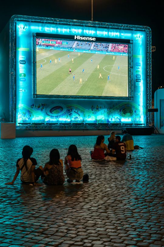 Locação de equipamentos, cenografia e mobiliário, sonorização, painéis de led e tv's para transmissão da copa do mundo 2026. Rio de Janeiro - Brasil.