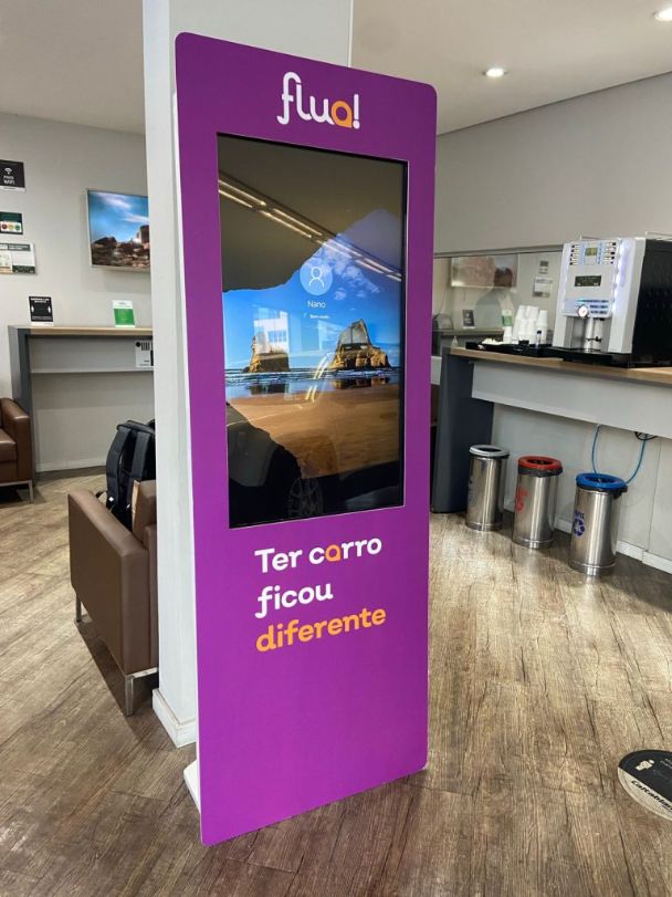 Totem touch screen