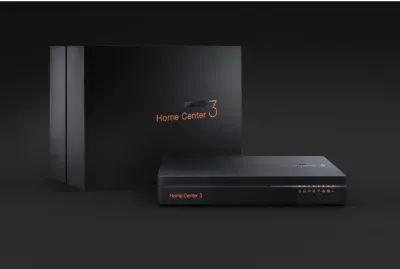 Controlador flagship Home Center 3 da Fibaro em preto fosco, central de automação profissional com processador Quad-Core e rádio Z-Wave 700.