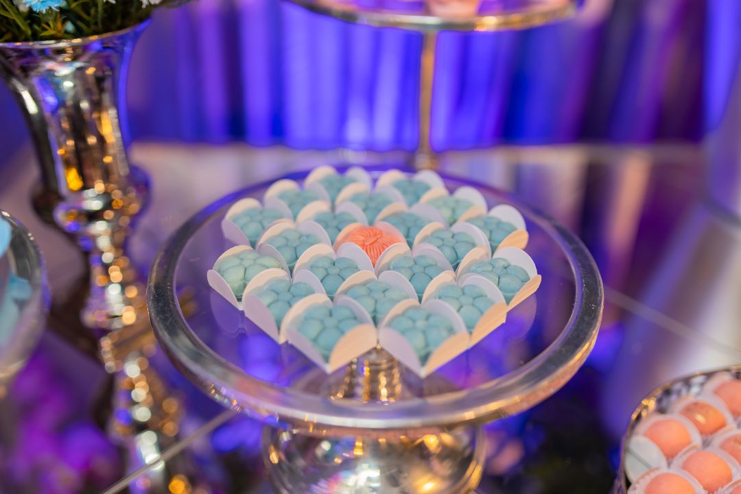 docinhos flor 15 anos inspiração azul e rosa