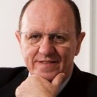 Clique sobre a foto para ver o perfil ou sobre o eMail para enviar mensagem...