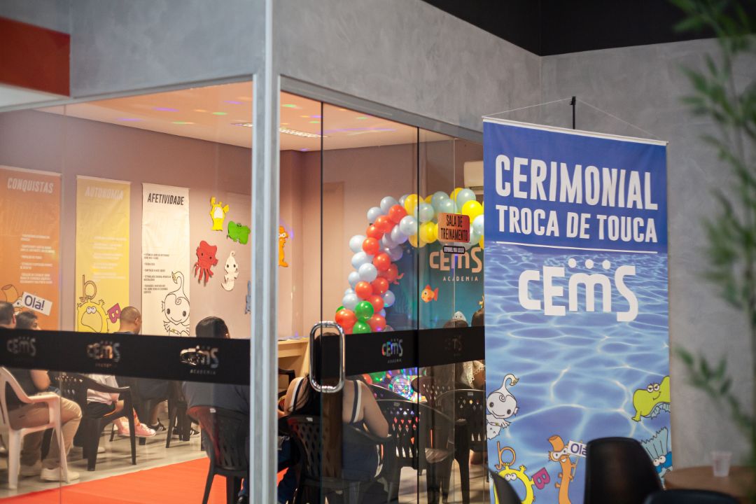 Cermonial de troca de touca da CEMS Academia