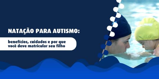 Criança autista aula de natação com professor da Metodologia Gustavo Borges