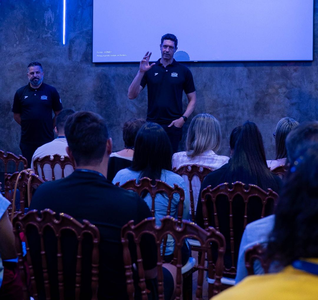 Gustavo Borges, time MGB e alunos durante a palestra do Gustavo Borges no MGB Experience
